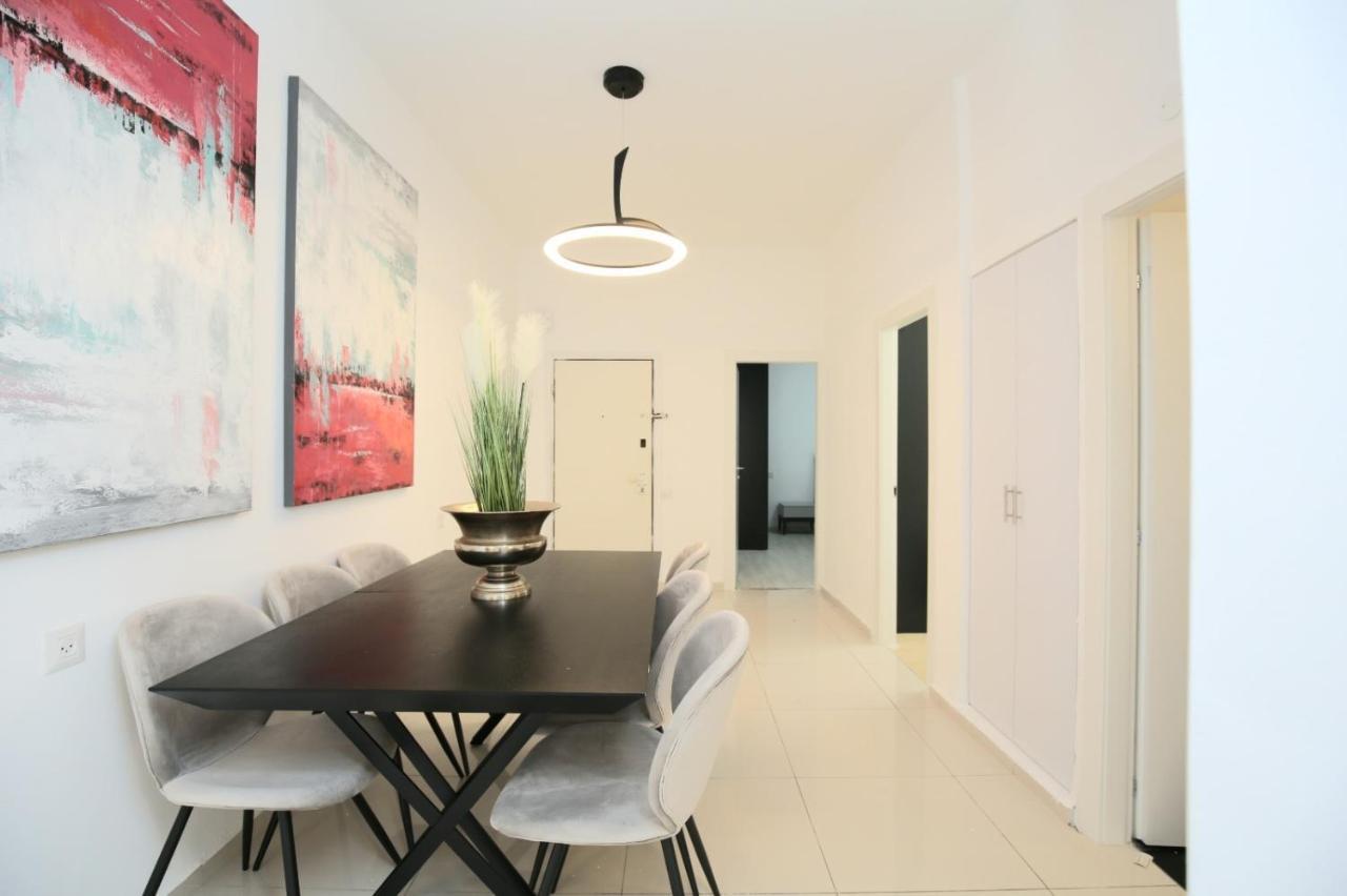 City Center Luxury Apartment In Netanja Exteriér fotografie